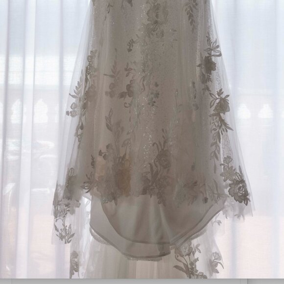 Enzoani Wedding Dress - CURRENT 2025 DRESS -  Perfect for destination wedding!!! - Picture 6 of 6